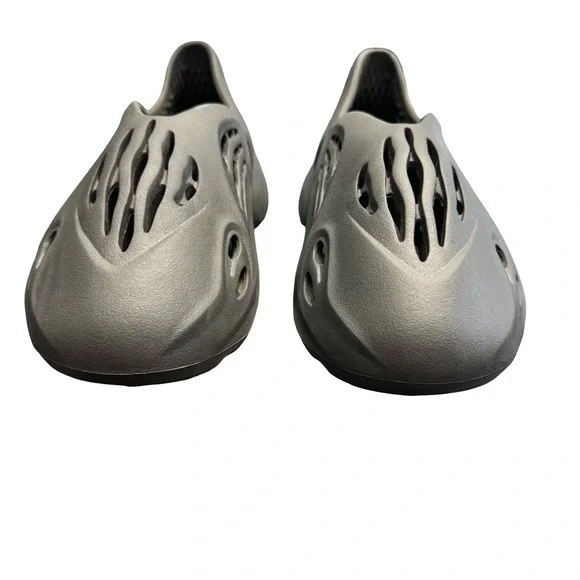Adidas Yeezy Foam Runners Onyx Size 11 Black Slip On Streetwear Heat is  available for purchase on au PAY Market - Imported Goods Online Store  Co.Ltd. | au PAY Market - Online Shopping Site